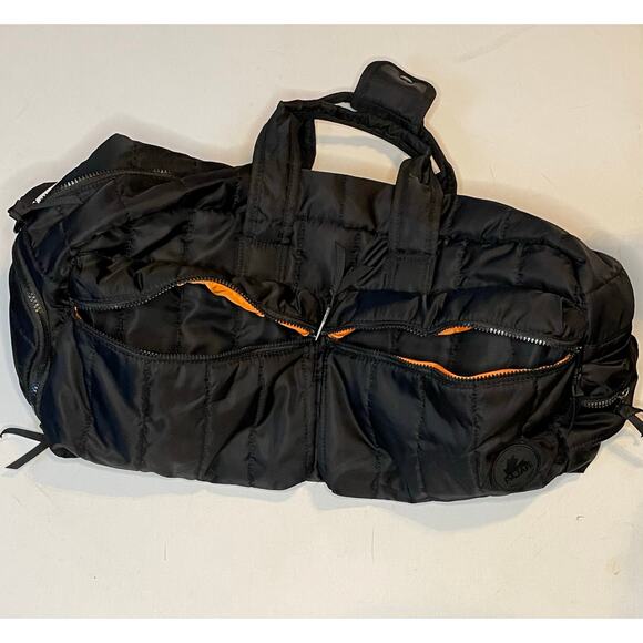 NWOT Pajar Black Puffer Quilted Carry-On Duffel Bag Travel Gym Tote 21” ski gear - Picture 10 of 14
